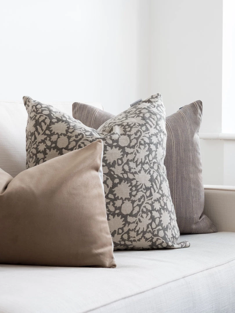 Hudson Home Amelia Flora Natural Cushion