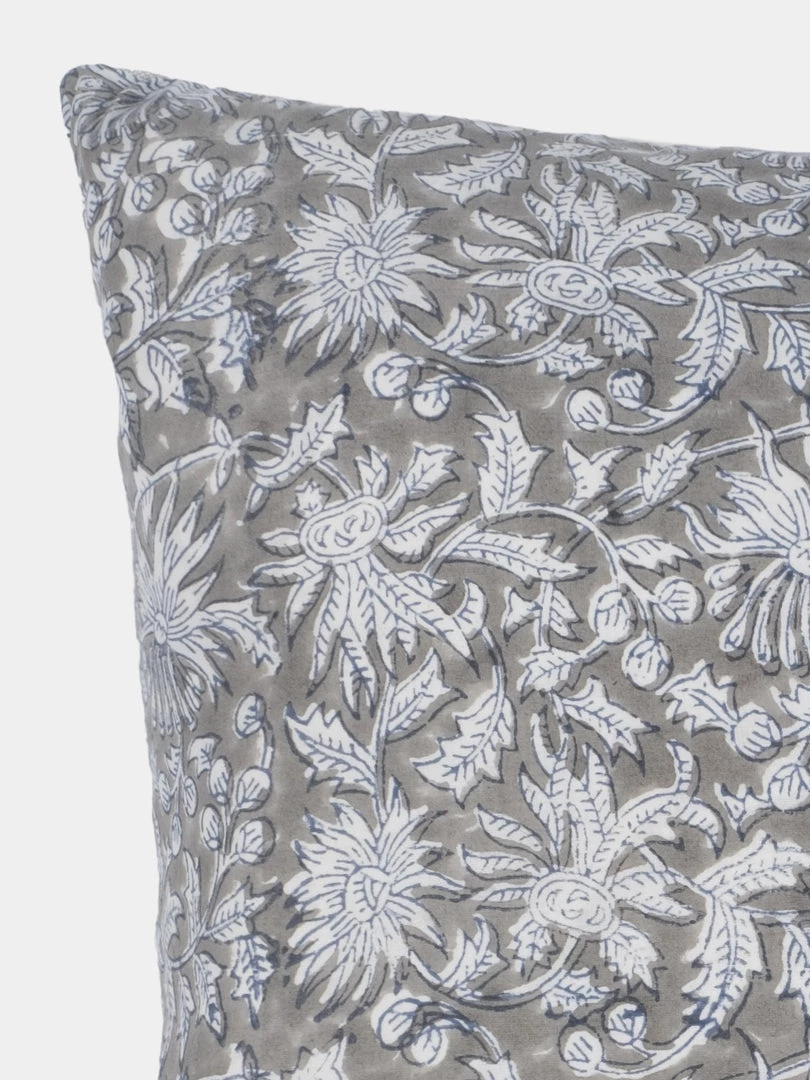 Hudson Home Minnie Floral Pattern Lumbar Cushion Cushions